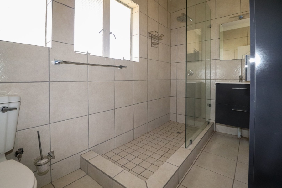 To Let 4 Bedroom Property for Rent in Flamwood North West